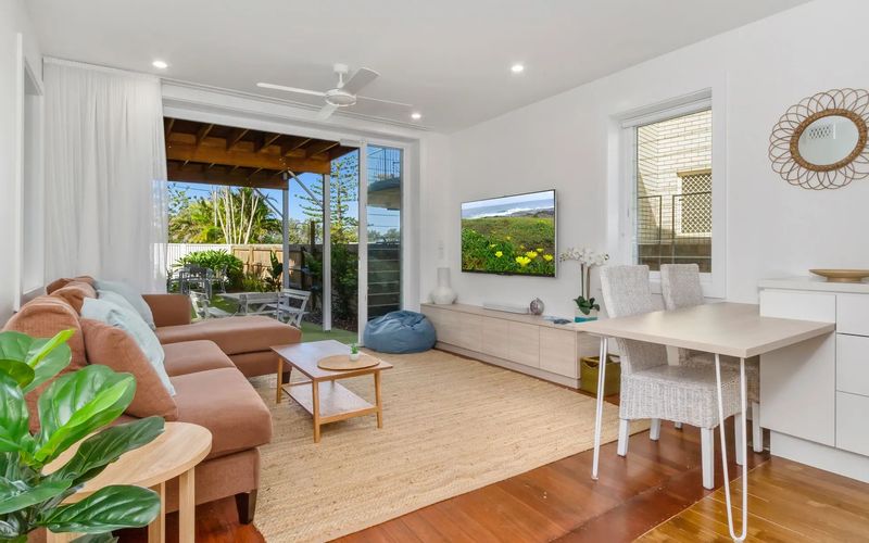 2br – Little Opulence Beach Villa on Marine