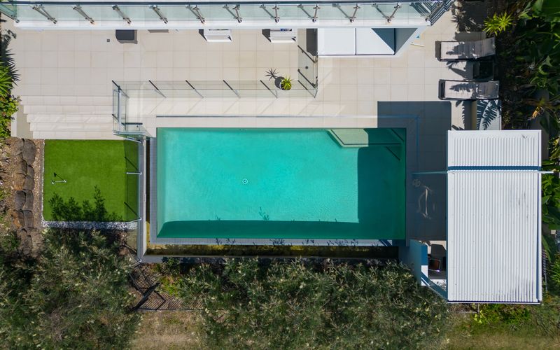 Salt Beach Escape – Coastal Reserve views and Pool