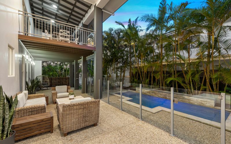 Surfmist by the Beach – Pet Friendly with Pool