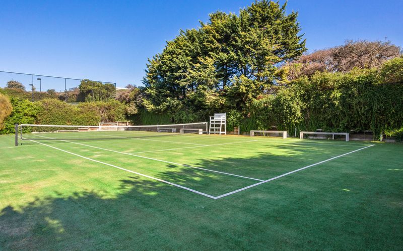 Palms Portsea Pool and Court