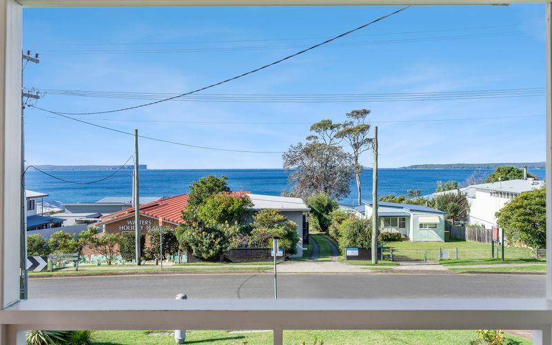 On Cyrus at Hyams Beach