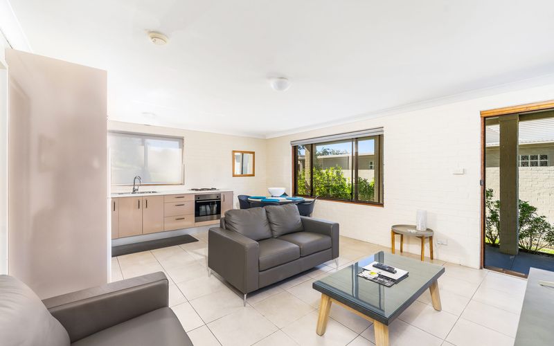 Sandals at the Bay – Downstairs, Hyams Beach