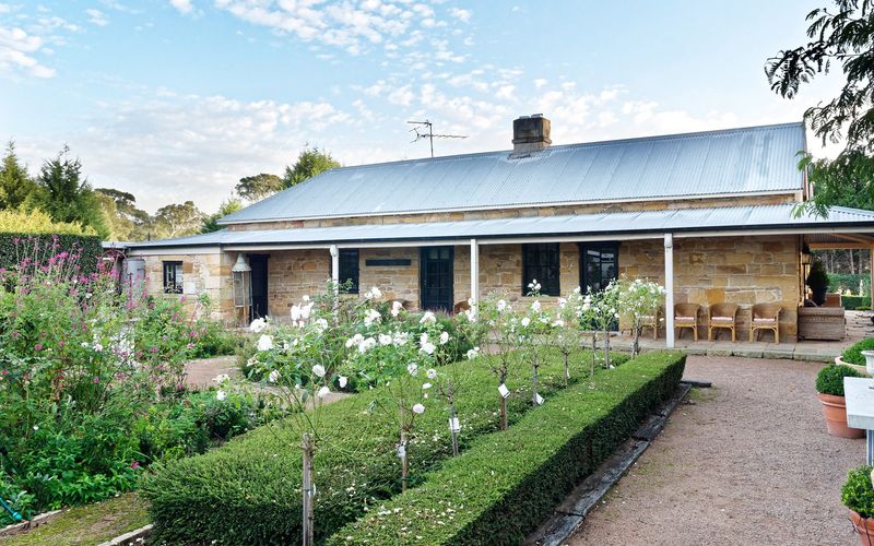 Aylmerton House + Cottage for 14, Southern Highlands
