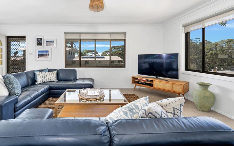 Sandals at the Bay – Upstairs sleeps 6, Hyams Beach