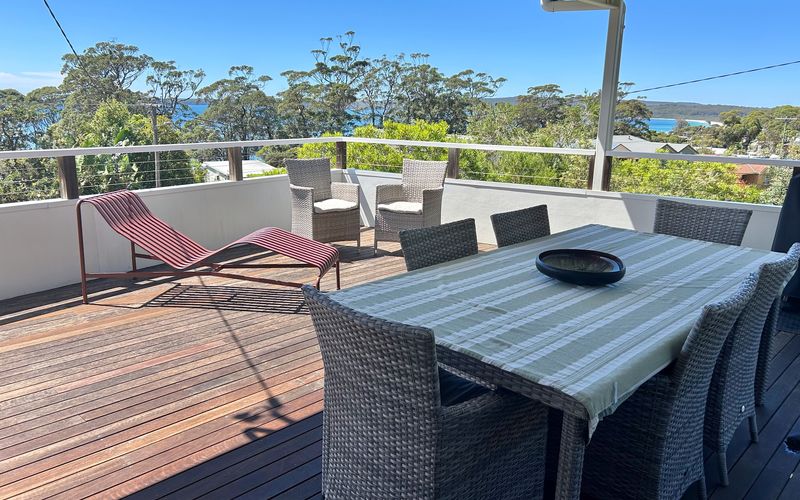 Unwind at Hyams Beach