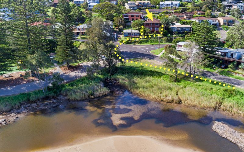 Seven Smiles, Gerroa