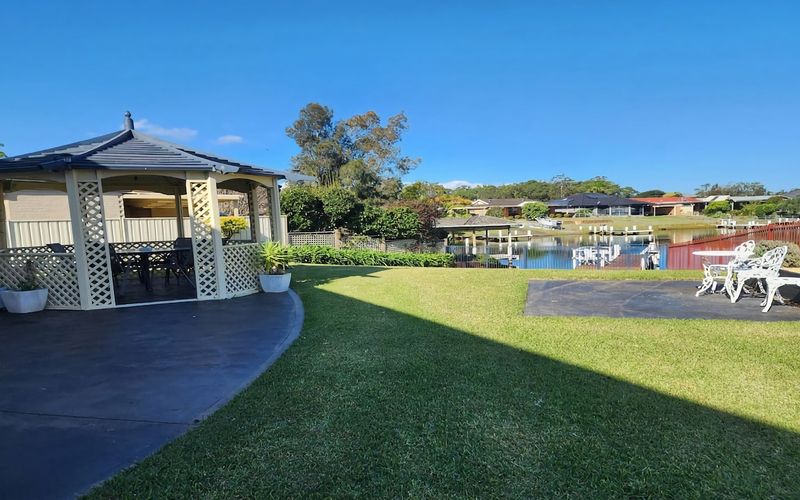 Chloes Waterfront Oasis
