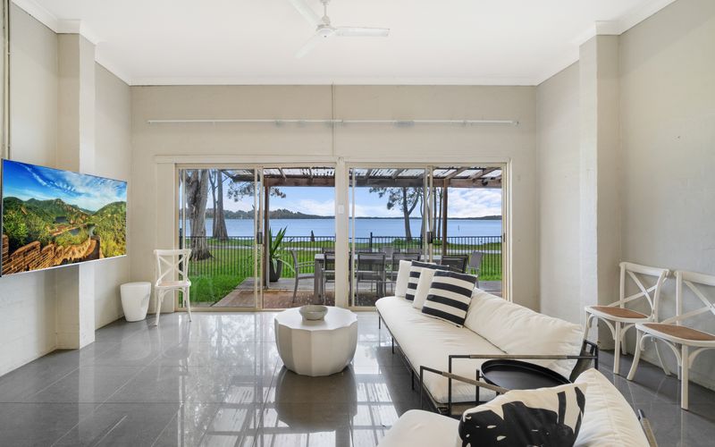 Stillwater Lakehouse – Waterfront with Spa