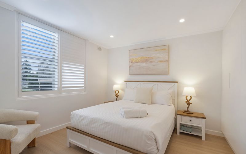 OceanFront Elegance with King Bed, Balcony & Beach