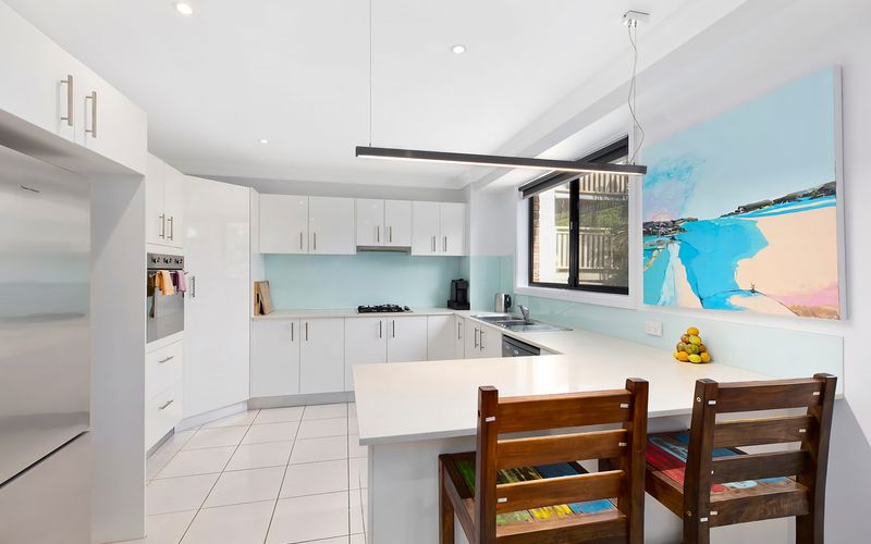 North Entrance Beach House Pet Friendly Accommodation