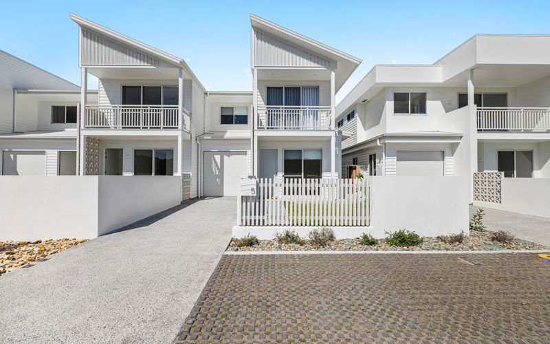 Villa Serene | Contemporary Coastal Escape