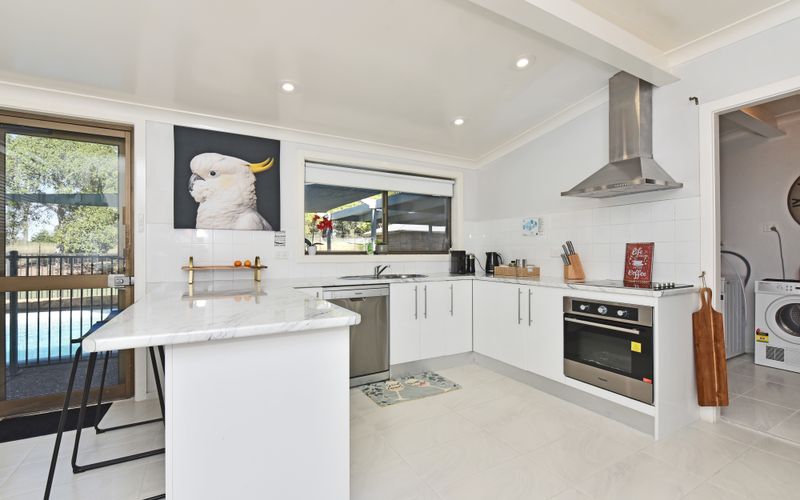 Blaxlands Kangaroo Homestead with Hot Tub walk to Concerts and Wineries