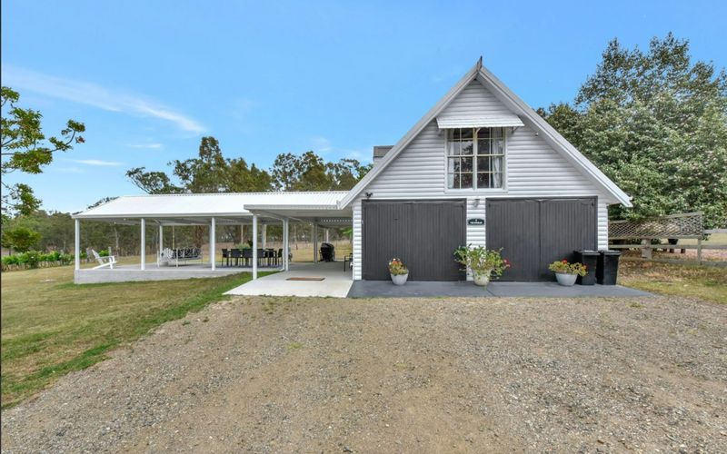 Private Vineyard Estate – Stay Among the Vines – 5 Boutique Cabins