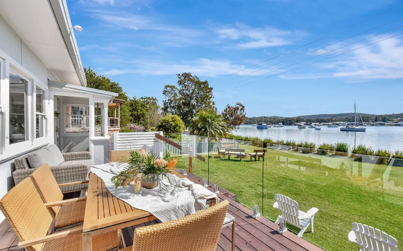 The Little Lake House Waterfront