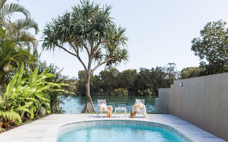 The Beach Retreat -2 Bedrooms – Pool – River Views