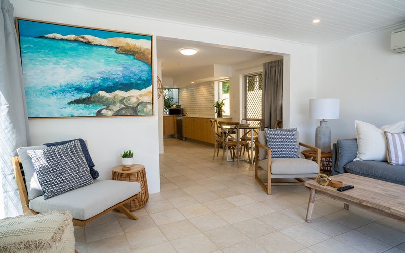 The Oasis – private courtyard – location – pet