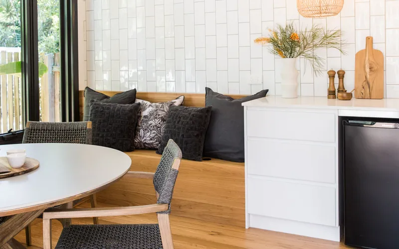 The Sunshine Bungalow – private pool – decks – location