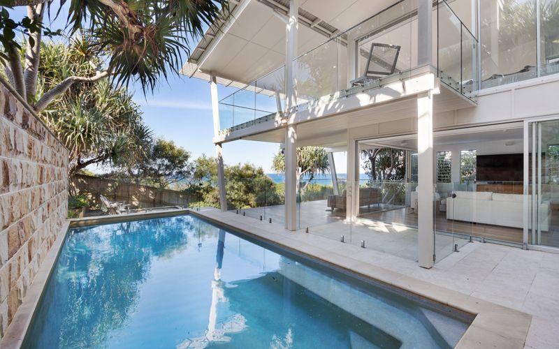 24 NOOSA DUNES – Beachfront Luxury Home