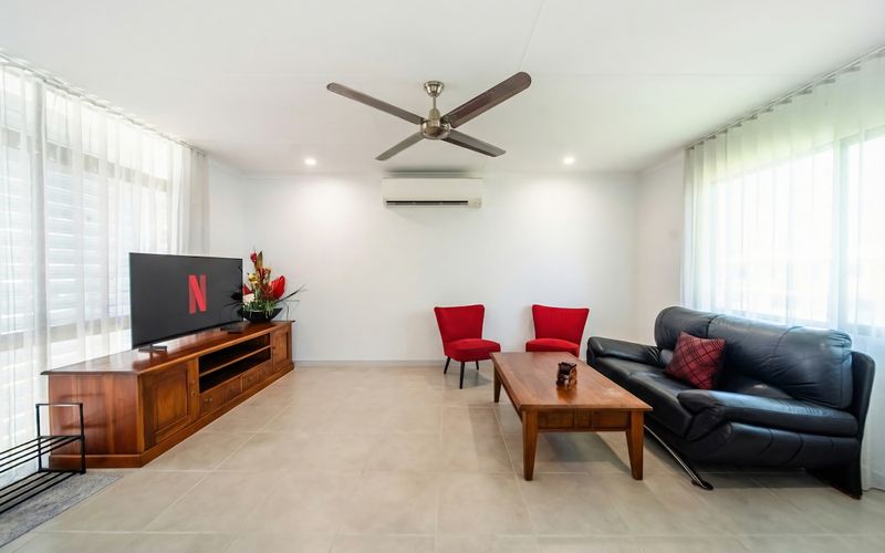 Living room 1 image 2