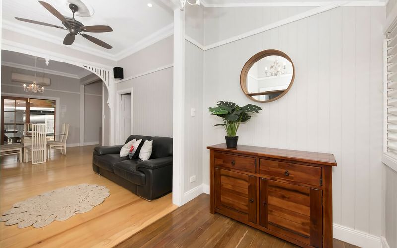 Renovated 4BR Home Queenslander Prime Townsville