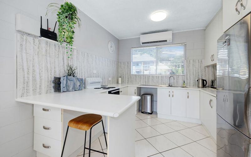 Full kitchen image 1