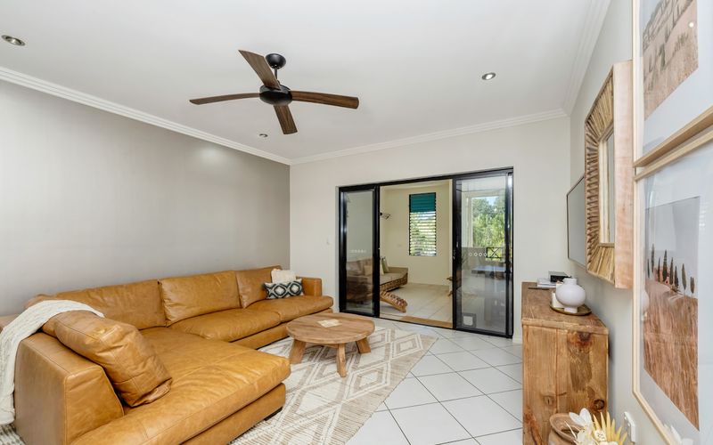 Living room image 2