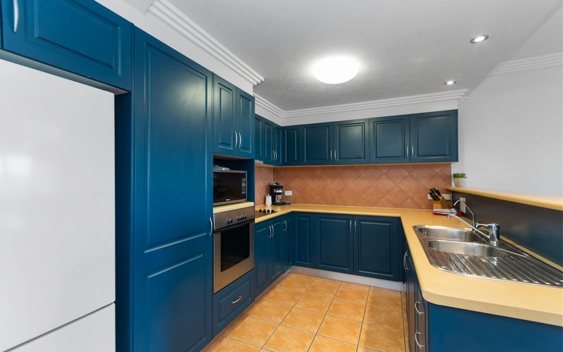 Full kitchen image 1