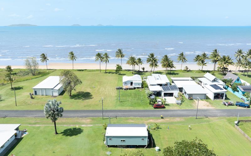 The Beach House – Tully Heads