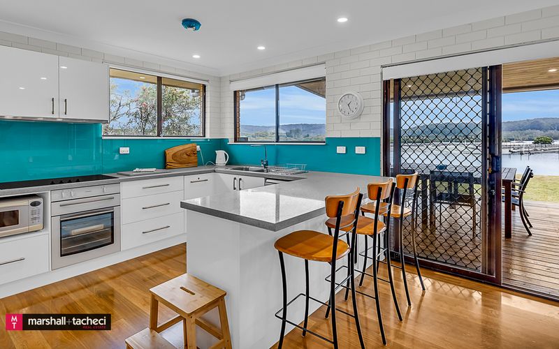 BERMAGUI RIVER VIEW – Unit 1/1 Lindo Street 3 bdrm Villa