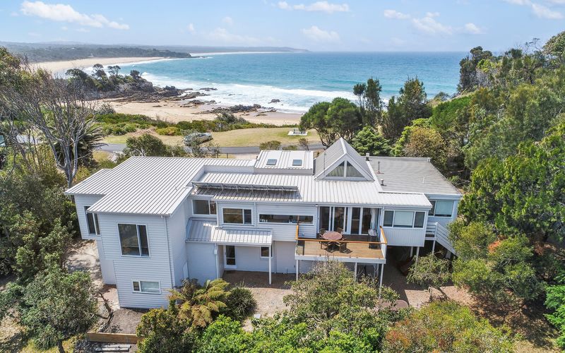 CUTTAGEE VIEWS: 22 Cuttagee Beach Rd- Luxury, ocean, beach front