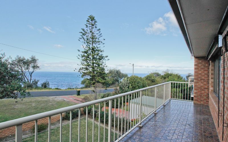 GULL COTTAGE: 7 Pacific Drive- Ocean views