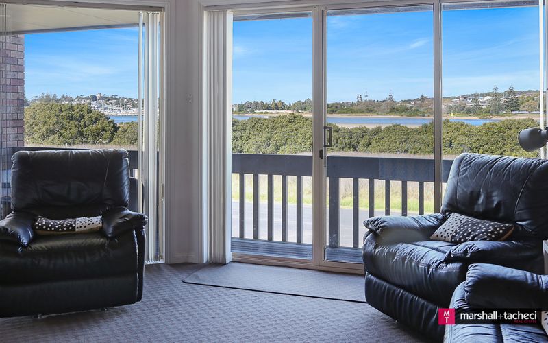 MARINA TOWNHOUSE 1: 1/6 Wapengo Street- Walk to beach Bermagui