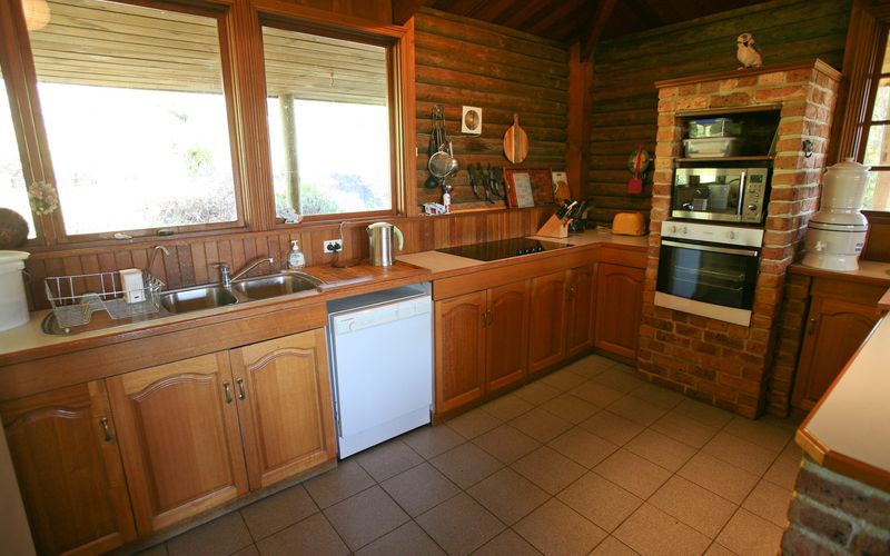 TILBA HEIGHTS: 37 Punkalla-Tilba Road- Central Tilba