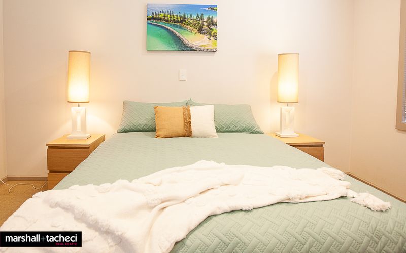 BERMAGUI JEWEL:  91 Murrah St Bermagui 5 Bdrm Uninterrupted views, central location Bermagui