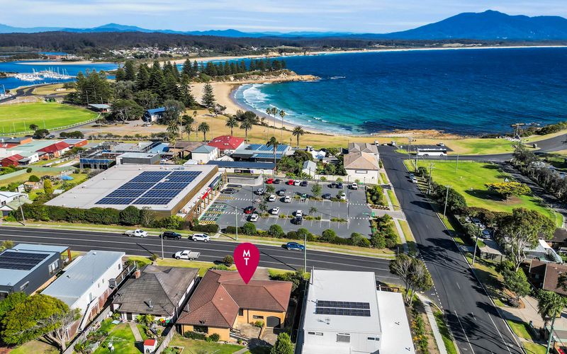 HORSESHOE BEACH HOUSE: 4 Young Street, Bermagui