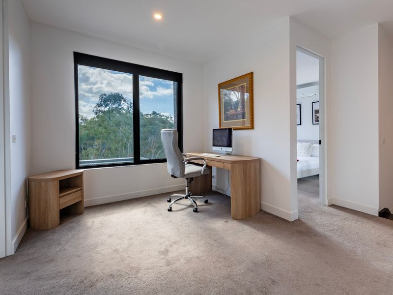 Open-Plan Office Nook