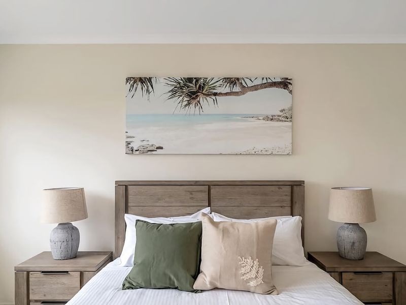 Stunning water view Home moments from town