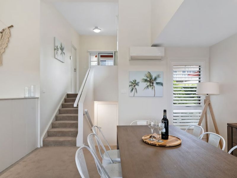 Stunning water view Home moments from town