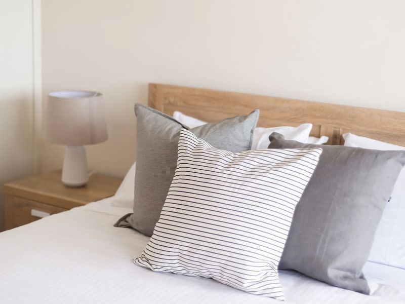 Stunning water view Home moments from town