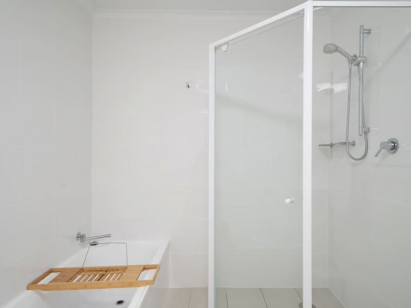 Stunning water view Home moments from town