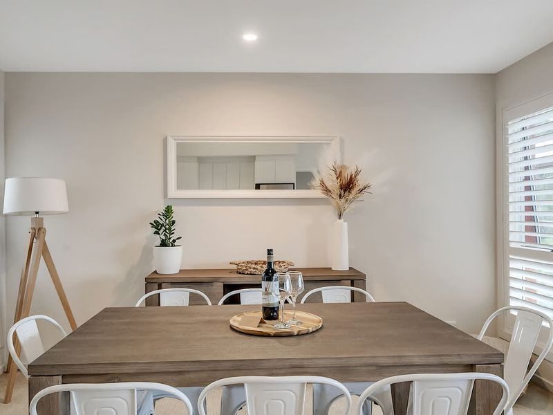 Stunning water view Home moments from town