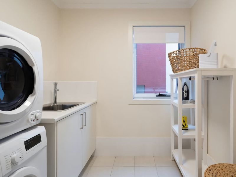 Stunning water view Home moments from town