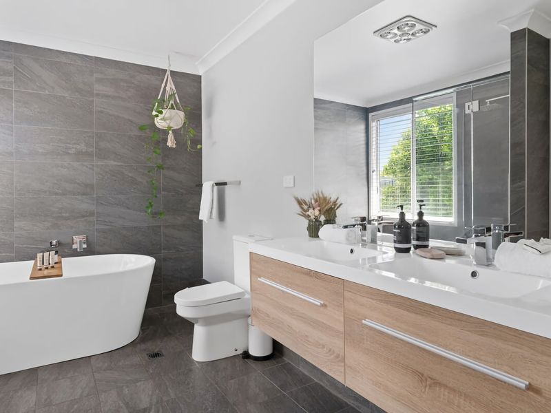 Sip and Soak Up Summer in the Hunter