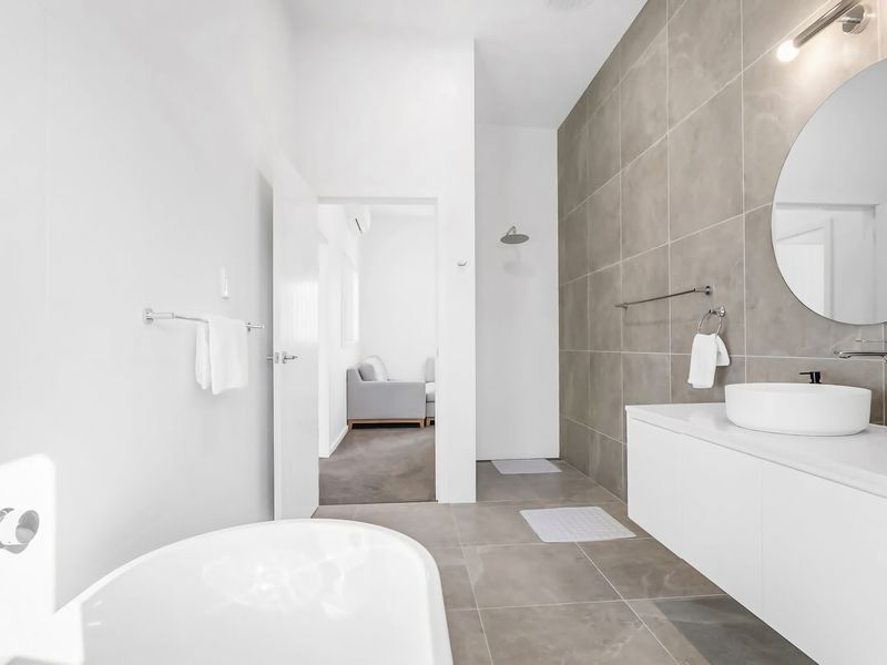 Tranquility Shores 500m to Dutchmans Beach