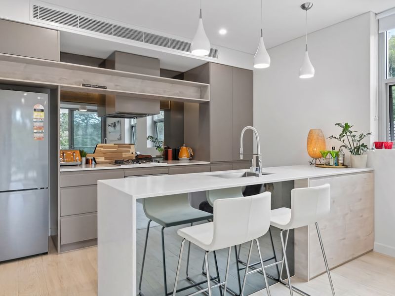 Bright and functional cooking space