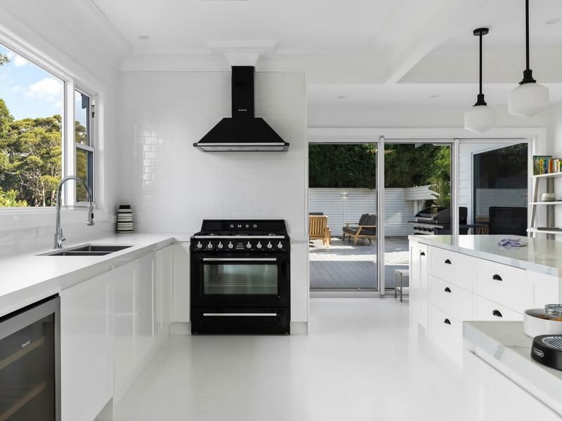 Hillside Hamptons Indoor Fire and Fire Pit