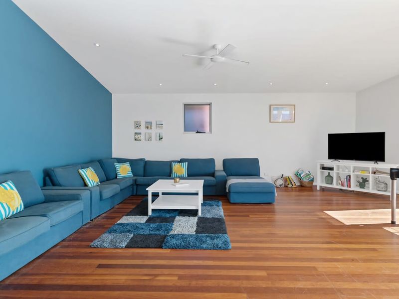 Beach Mansion 2 Minutes from Water