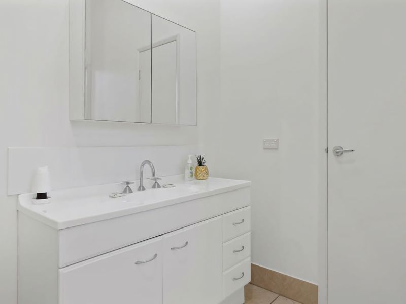 Beach Mansion 2 Minutes from Water