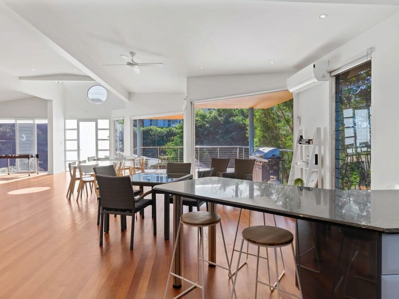 Beach Mansion 2 Minutes from Water