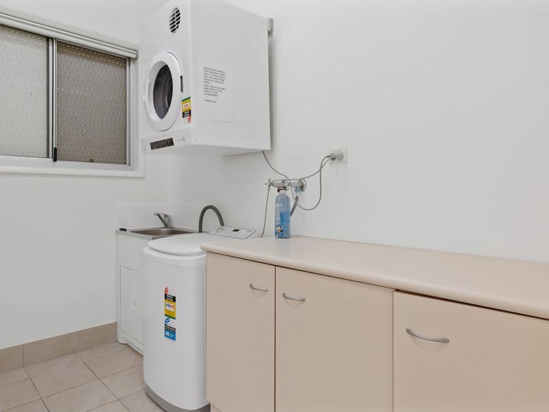 Beach Mansion 2 Minutes from Water